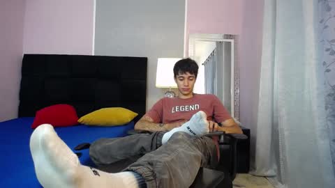 Snapshot of zacktk7 chatting on 01-27-25, 10:27 zack online show from 01-27-25, 10:27