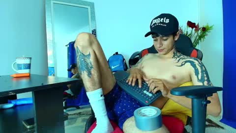 Snapshot of zacktk7 chatting on 02-11-25, 11:54 zack online show from 02-11-25, 11:54