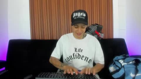 Snapshot of zacktk7 chatting on 02-20-25, 08:58 zack online show from 02-20-25, 08:58