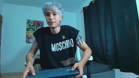 Snapshot of zacktk7 chatting on 02-22-25, 03:47 zack online show from 02-22-25, 03:47