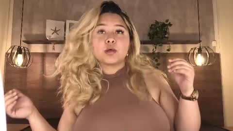 Snapshot of zafiro_claire chatting on 07-25-26, 06:49 Claire online show from 07-25-26, 06:49