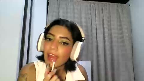 Zafiro online show from 04-24-26, 12:24