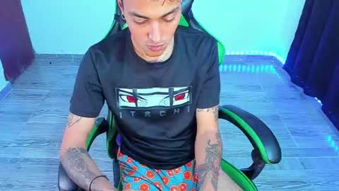 BiG Zafiro online show from 04-30-26, 01:39