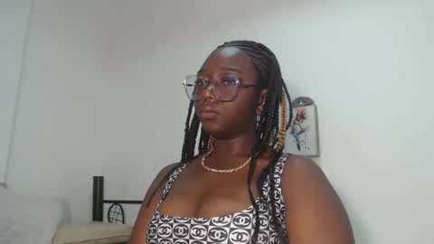 Snapshot of zahhysims chatting on 02-26-25, 12:14 zahhy online show from 02-26-25, 12:14