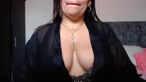 Snapshot of zahi_willx chatting on 10-09-25, 03:43 Zahi ... wants to play with everyone...yessss online show from 10-09-25, 03:43