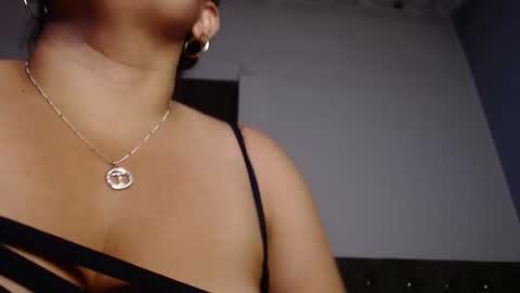 Snapshot of zahi_willx chatting on 10-18-25, 01:52 Zahi ... wants to play with everyone...yessss online show from 10-18-25, 01:52