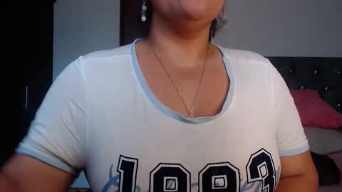 Snapshot of zahi_willx chatting on 11-06-25, 02:40 Zahi ... wants to play with everyone...yessss online show from 11-06-25, 02:40