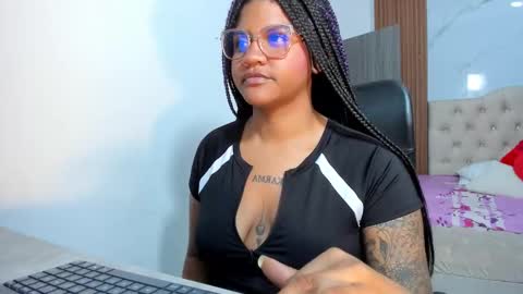 zahra_rose online show from 12-19-25, 07:54
