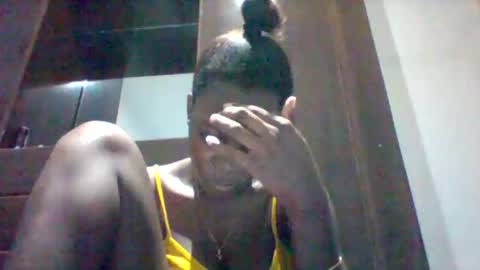 Snapshot of zainxxxx chatting on 05-06-26, 10:37 zainxxxx online show from 05-06-26, 10:37