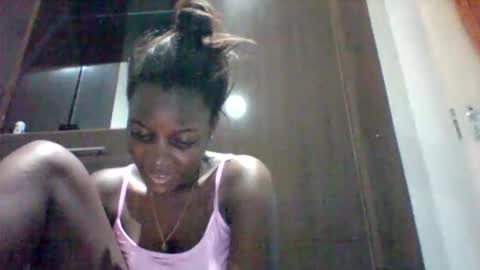 Snapshot of zainxxxx chatting on 05-25-26, 10:27 zainxxxx online show from 05-25-26, 10:27