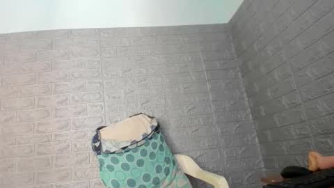 Zamara   online show from 12-18-25, 03:29