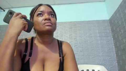 Snapshot of zamara__ chatting on 07-25-26, 01:15 Zamara online show from 07-25-26, 01:15