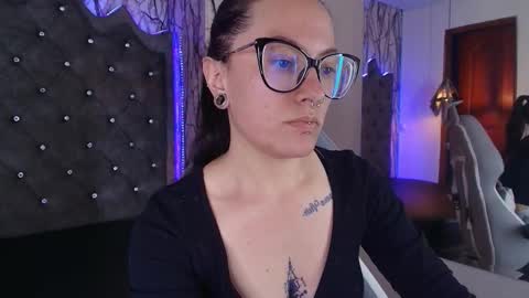   online show from 11-12-25, 08:30