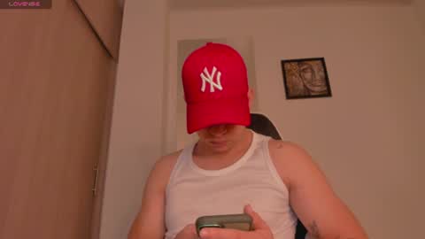 Snapshot of zamir_scott chatting on 07-08-26, 12:26 zamir online show from 07-08-26, 12:26