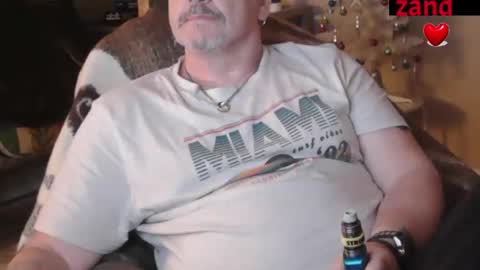 Snapshot of zander007 chatting on 10-08-25, 03:42 zander007 online show from 10-08-25, 03:42