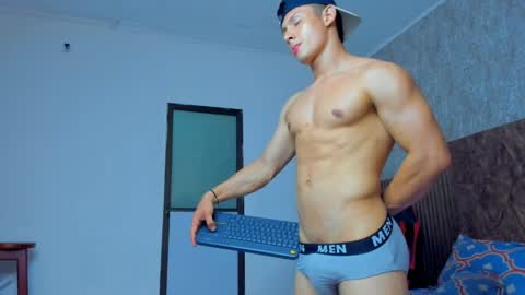 Snapshot of zander_walker chatting on 05-21-26, 03:13 Zander online show from 05-21-26, 03:13