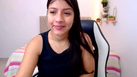 Snapshot of zara_cute18 chatting on 05-21-26, 12:12 Zara online show from 05-21-26, 12:12