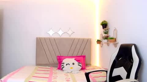 Snapshot of zara_cute18 chatting on 05-30-26, 12:19 Zara online show from 05-30-26, 12:19