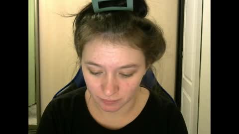 Snapshot of zara_golden chatting on 12-30-24, 04:19 chaturcum online show from 12-30-24, 04:19