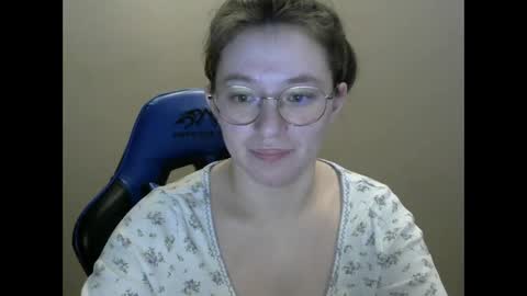 Snapshot of zara_golden chatting on 02-05-25, 03:55 chaturcum online show from 02-05-25, 03:55