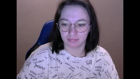 Snapshot of zara_golden chatting on 02-21-25, 02:39 chaturcum online show from 02-21-25, 02:39