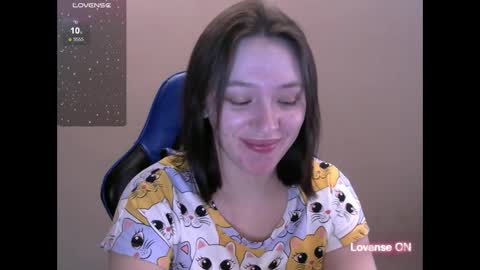 Snapshot of zara_golden chatting on 03-10-25, 09:53 chaturcum online show from 03-10-25, 09:53