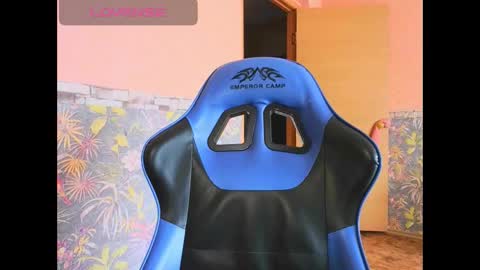 Snapshot of zara_golden chatting on 10-18-25, 07:09 chaturcum online show from 10-18-25, 07:09