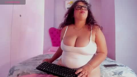 Snapshot of zara_holly_ chatting on 07-28-26, 07:04 Zara online show from 07-28-26, 07:04