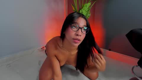 Snapshot of zara_leee chatting on 02-24-26, 02:48 Zara online show from 02-24-26, 02:48