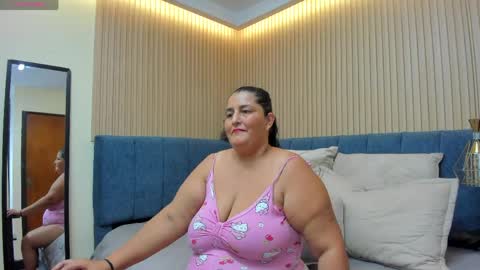 Snapshot of zara_milf_ chatting on 05-13-26, 12:02 zara online show from 05-13-26, 12:02