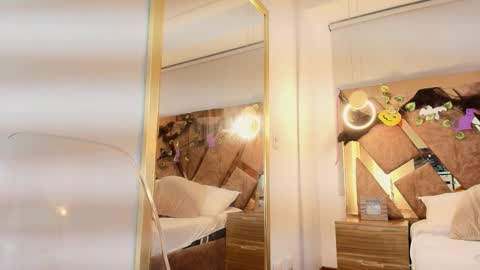 Zarah Andrews online show from 10-27-25, 12:31