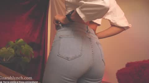 Miss Lynch   Next show  2911 online show from 12-16-24, 11:50