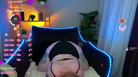 Snapshot of zarareign_ chatting on 02-05-25, 10:01 Lola online show from 02-05-25, 10:01