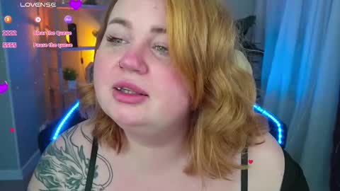 Snapshot of zarareign_ chatting on 02-12-25, 12:37 Lola online show from 02-12-25, 12:37