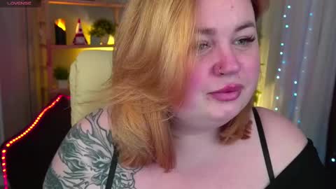 Snapshot of zarareign_ chatting on 03-04-25, 09:11 Lola online show from 03-04-25, 09:11