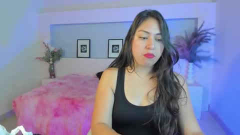 Snapshot of zararosse7 chatting on 10-13-25, 11:43 ZaraRosse7 online show from 10-13-25, 11:43