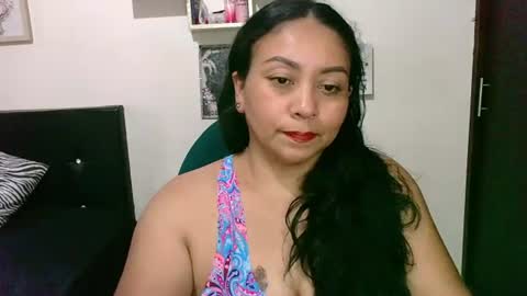 Snapshot of zaray_45bella chatting on 07-05-26, 09:33 zaray online show from 07-05-26, 09:33