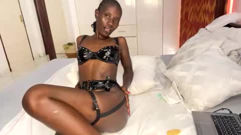 zaria_amara online show from 07-21-26, 11:56