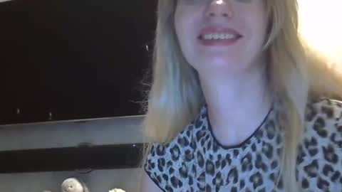 Zarina Swift online show from 11-29-25, 10:40