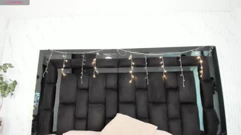 Snapshot of zarinawynne chatting on 03-15-26, 01:06 Zarina Waynne online show from 03-15-26, 01:06