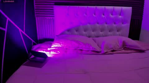 Zarina Waynne online show from 03-18-26, 01:03