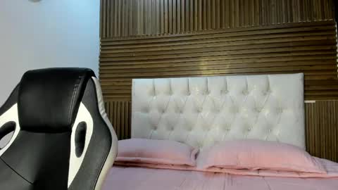 Zarina Waynne online show from 04-13-26, 01:38