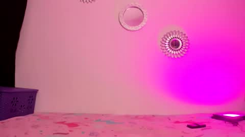 Zaritha Li online show from 11-21-25, 10:25