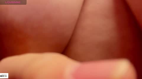 Snapshot of zaritha_li chatting on 05-25-26, 10:21 Zaritha Li online show from 05-25-26, 10:21