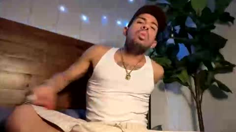 Snapshot of zayd3n69 chatting on 10-29-25, 07:54 zayden online show from 10-29-25, 07:54