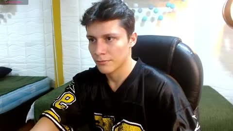 Snapshot of zayn_clausen chatting on 05-13-26, 06:38 zayn_clausen online show from 05-13-26, 06:38