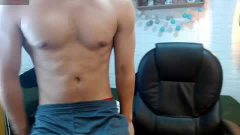 Snapshot of zayn_clausen chatting on 05-14-26, 06:47 zayn_clausen online show from 05-14-26, 06:47
