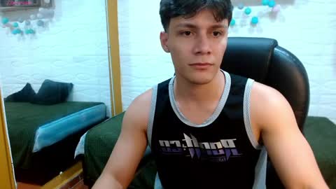 Snapshot of zayn_clausen chatting on 05-27-26, 05:43 zayn_clausen online show from 05-27-26, 05:43