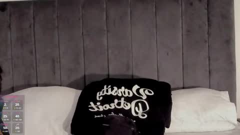 Snapshot of zayotto chatting on 11-28-25, 05:54 Hii im Zay. I save money for education. PVT Open. online show from 11-28-25, 05:54