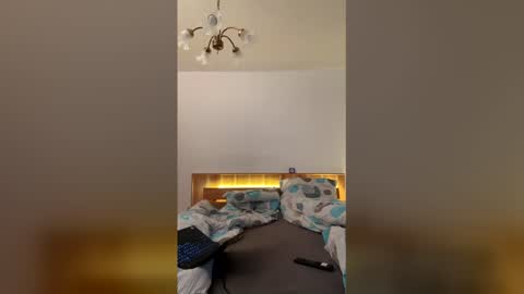 zech2455 online show from 04-02-26, 07:11